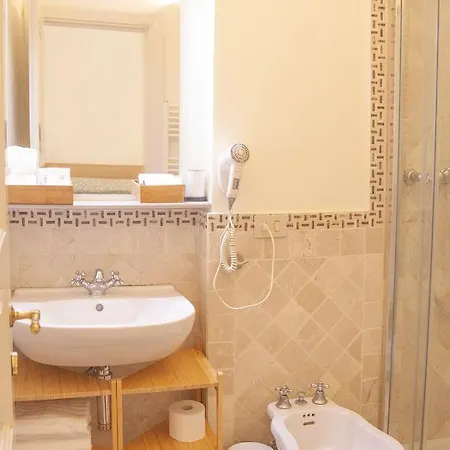 La Corte Di Lisa - Self Check-in 4* Пиза