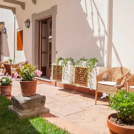 La Corte Di Lisa Bed and breakfast 4*